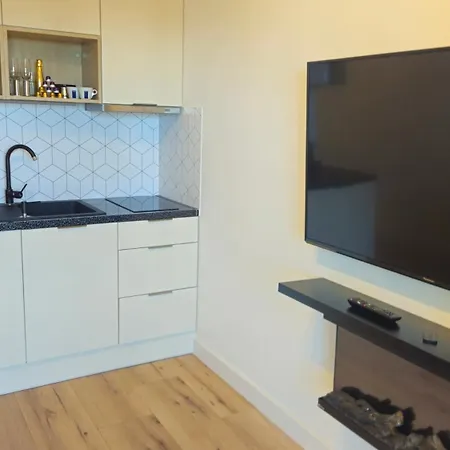 Mechelinki, Z Ogrodkiem, Widokiem Na Morze I Aneksem Kuchennym アパート