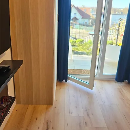 Apartment Mechelinki, Z Ogrodkiem, Widokiem Na Morze I Aneksem Kuchennym