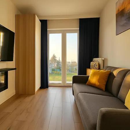 Mechelinki, Z Ogrodkiem, Widokiem Na Morze I Aneksem Kuchennym メヘリンキ