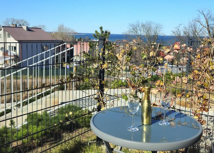 Mechelinki, Z Ogrodkiem, Widokiem Na Morze I Aneksem Kuchennym Lägenhet *